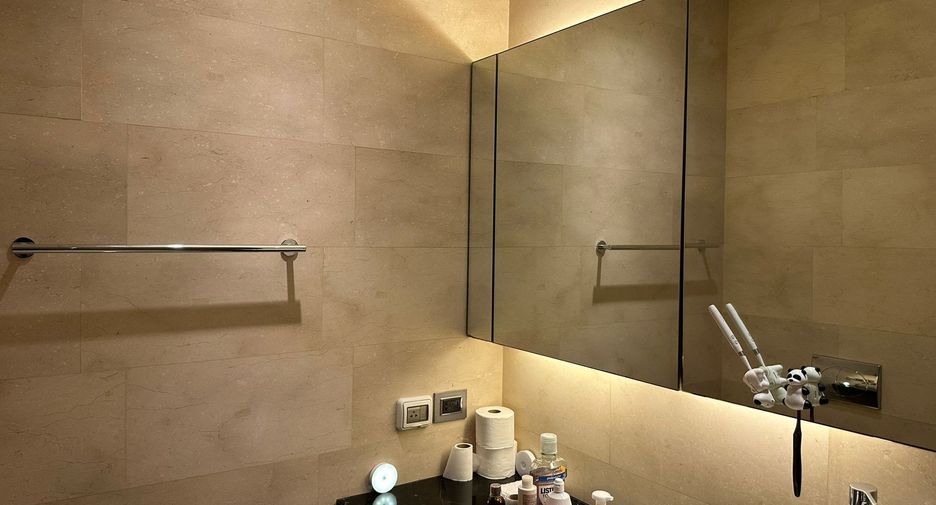 For sale 1 Beds condo in Sathon, Bangkok