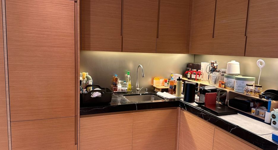 For sale 1 Beds condo in Sathon, Bangkok
