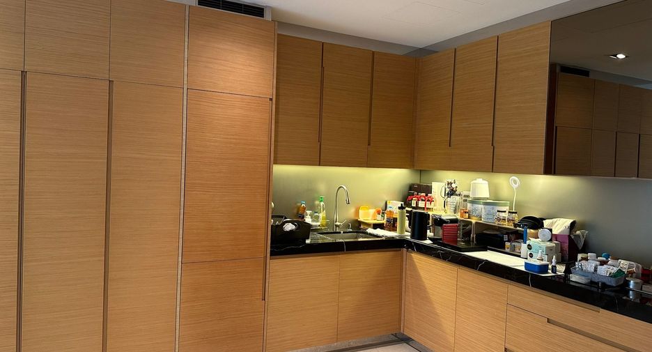 For sale 1 Beds condo in Sathon, Bangkok