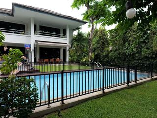 Casa en alquiler de 4 habitaciones en Watthana, Bangkok