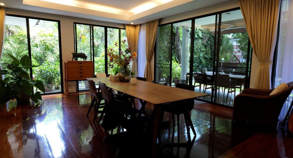 Casa en alquiler de 4 habitaciones en Watthana, Bangkok