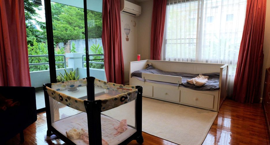 Casa en alquiler de 4 habitaciones en Watthana, Bangkok