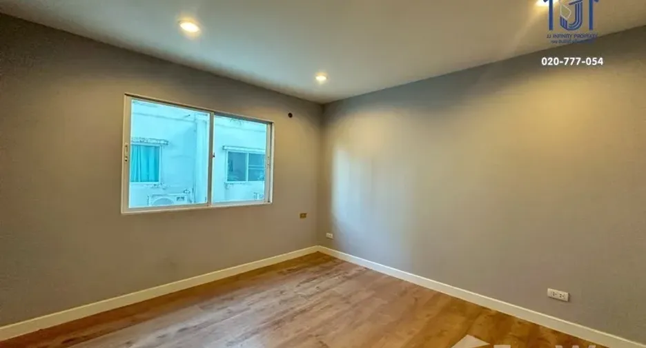 Casa adosada en venta de 4 habitaciones en Mueang Nonthaburi, Nonthaburi