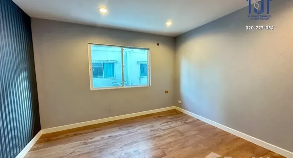 Casa adosada en venta de 4 habitaciones en Mueang Nonthaburi, Nonthaburi