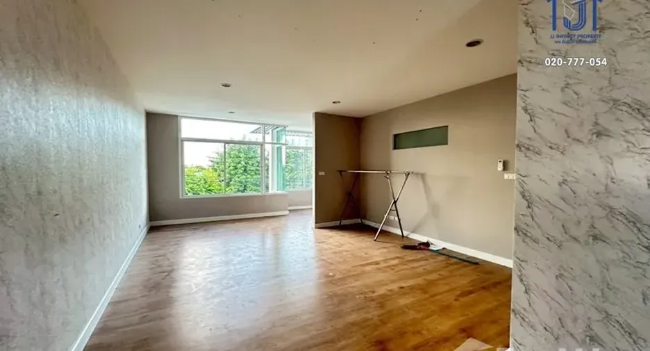 Casa adosada en venta de 4 habitaciones en Mueang Nonthaburi, Nonthaburi
