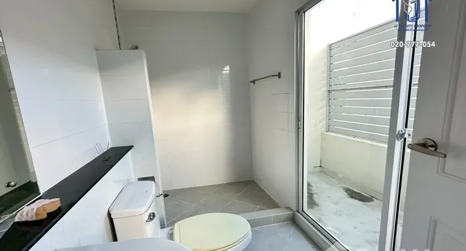 Casa adosada en venta de 4 habitaciones en Mueang Nonthaburi, Nonthaburi