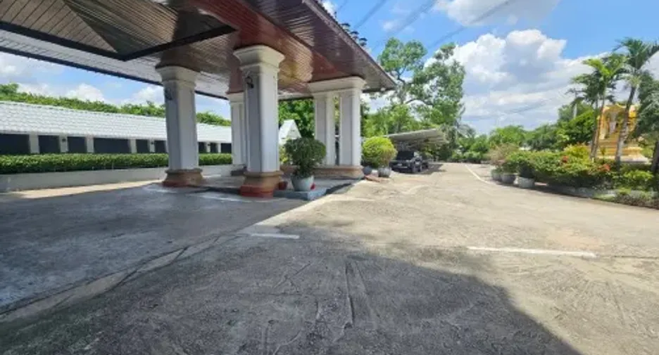 Hotel en venta en Mueang Pathum Thani, Pathum Thani