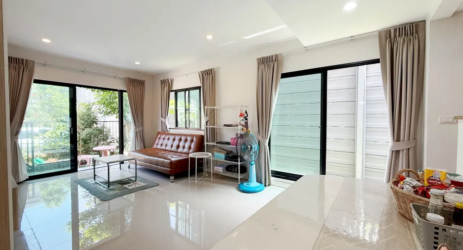 Продажа 3 спальни дом в Khlong Luang, Патумтани