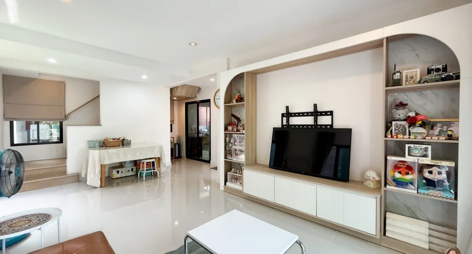 Продажа 3 спальни дом в Khlong Luang, Патумтани