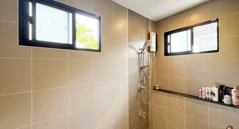 For sale 3 bedrooms house in Khlong Luang, Pathum Thani