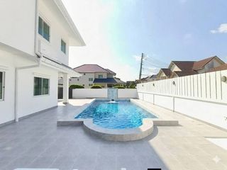 Villa zur Miete mit 5 Zimmer in Bang Lamung, Chonburi