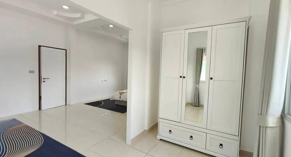 For rent 5 bedrooms villa in Bang Lamung, Chonburi