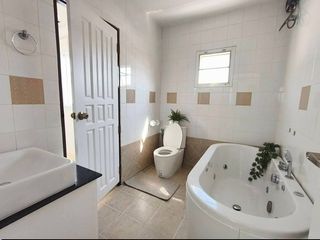 Villa zur Miete mit 5 Zimmer in Bang Lamung, Chonburi