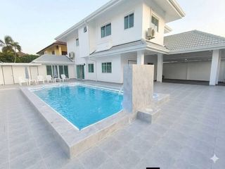 Villa zur Miete mit 5 Zimmer in Bang Lamung, Chonburi