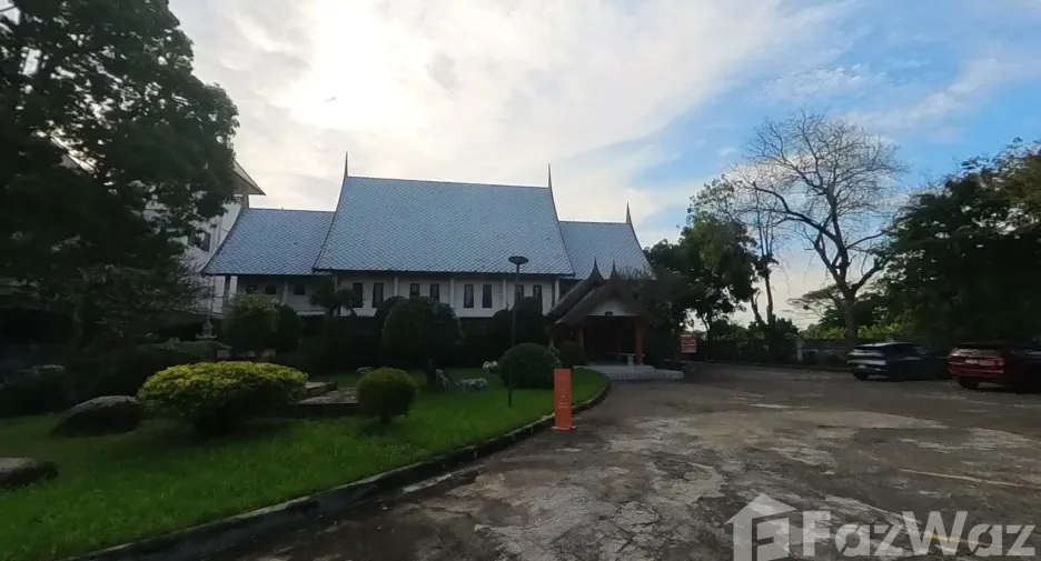 For sale 5 bedrooms house in Thawi Watthana, Bangkok