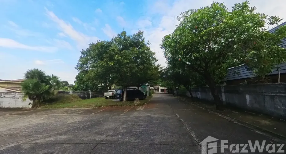 For sale 5 bedrooms house in Thawi Watthana, Bangkok