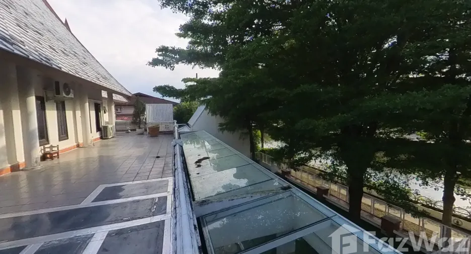 For sale 5 bedrooms house in Thawi Watthana, Bangkok