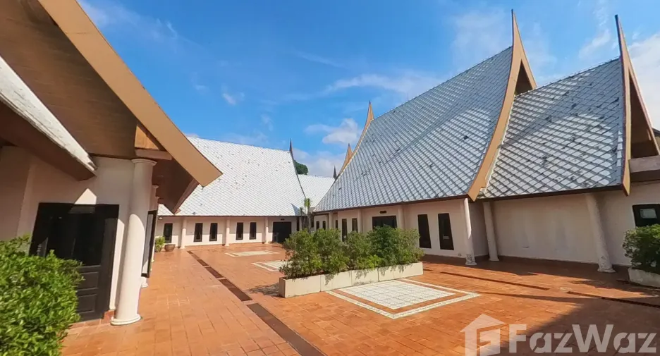 For sale 5 bedrooms house in Thawi Watthana, Bangkok