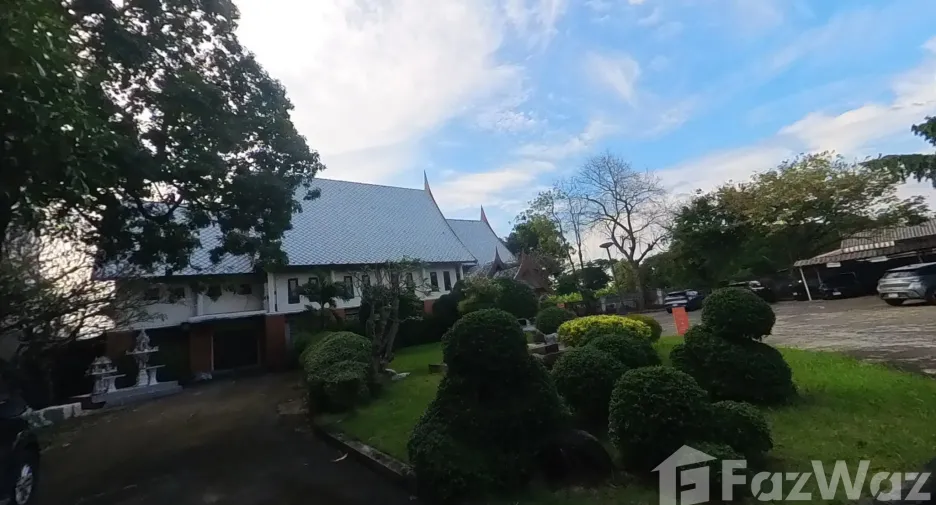 For sale 5 bedrooms house in Thawi Watthana, Bangkok