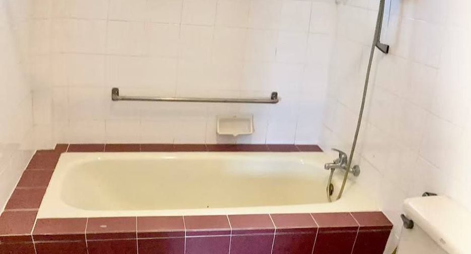 Haus zur Miete mit 3 Zimmer in Bang Bo, Samut Prakan