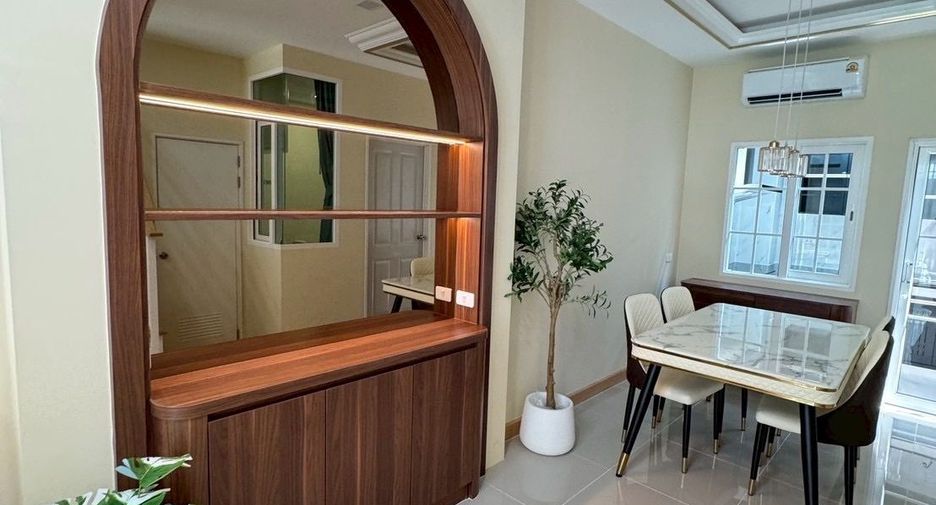 出租 3 卧室 联排别墅 在 Bang Phli, Samut Prakan