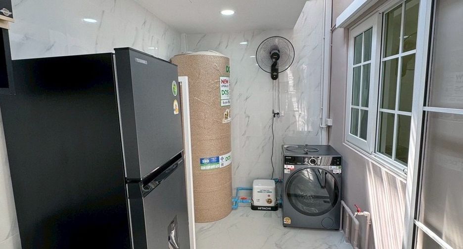 出租 3 卧室 联排别墅 在 Bang Phli, Samut Prakan