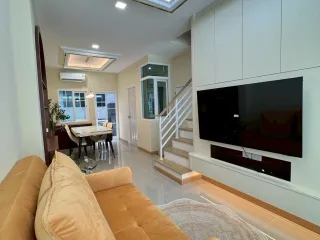 For rent 3 ベッドルーム townhouse in Bang Phli, Samut Prakan