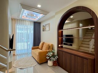 出租 3 卧室 联排别墅 在 Bang Phli, Samut Prakan