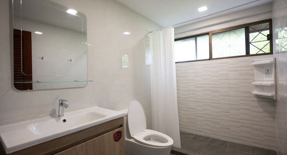 Casa en alquiler de 4 habitaciones en Saphan Sung, Bangkok