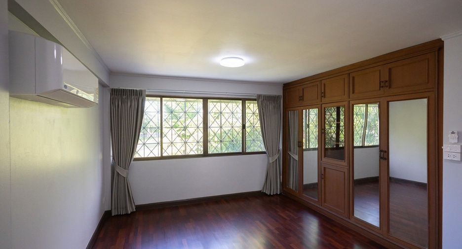 Casa en alquiler de 4 habitaciones en Saphan Sung, Bangkok