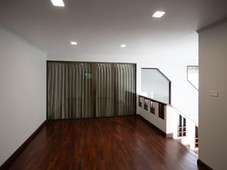 出租 4 卧室 独立屋 在 Saphan Sung, 曼谷