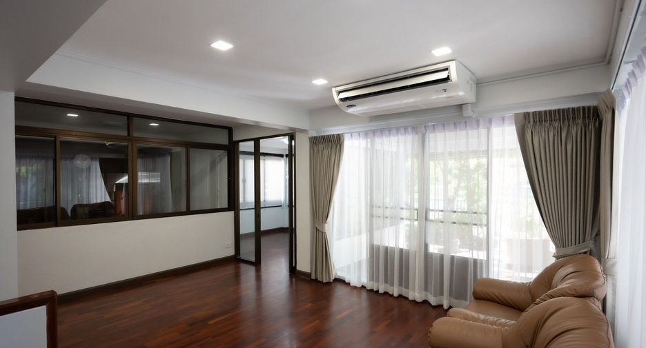 Casa en alquiler de 4 habitaciones en Saphan Sung, Bangkok