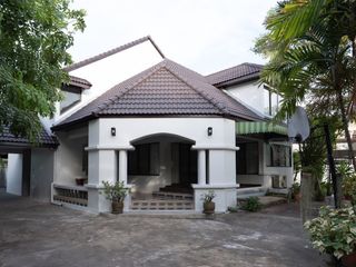 出租 4 卧室 独立屋 在 Saphan Sung, 曼谷
