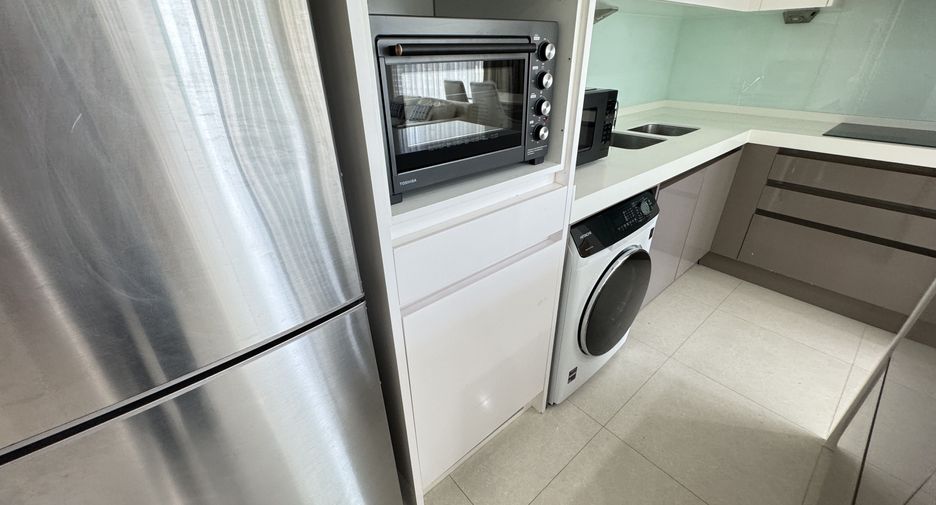 Condo en alquiler de 2 habitaciones en Pathum Wan, Bangkok