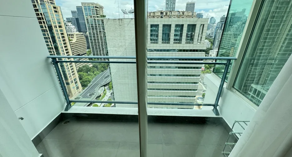 Condo en alquiler de 2 habitaciones en Pathum Wan, Bangkok