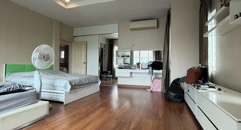 For sale and for rent 3 bedrooms house in Lat Krabang, Bangkok