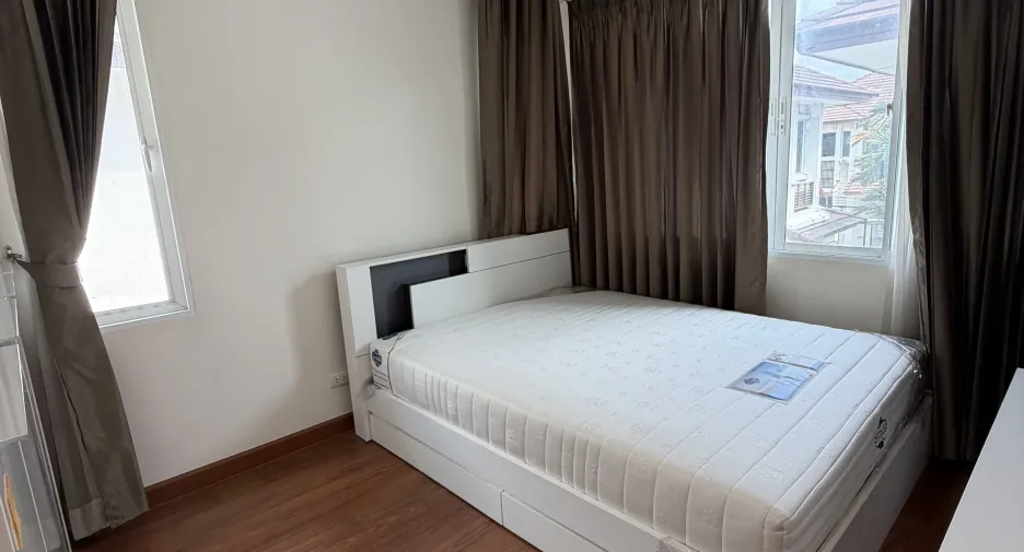 For sale and for rent 3 bedrooms house in Lat Krabang, Bangkok