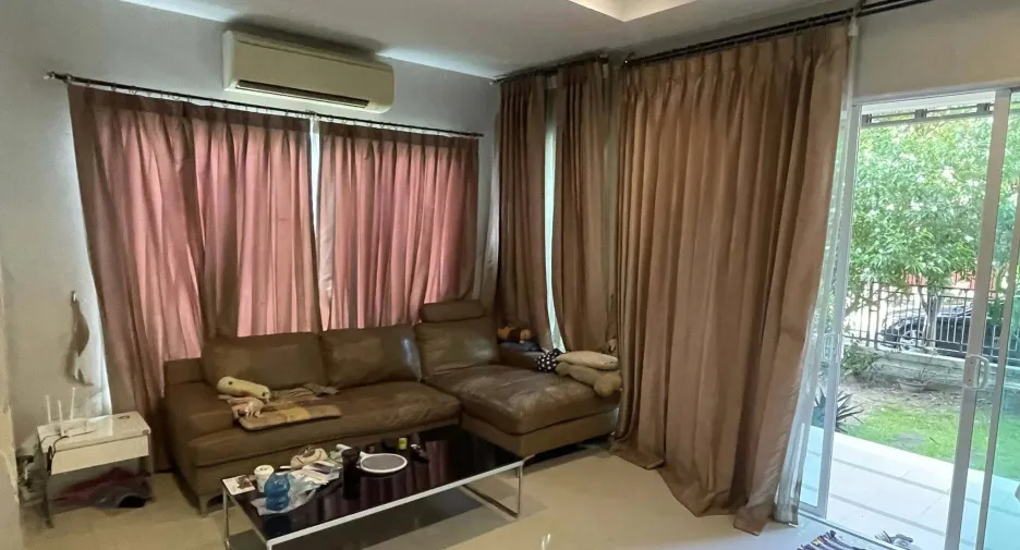 For sale and for rent 3 bedrooms house in Lat Krabang, Bangkok