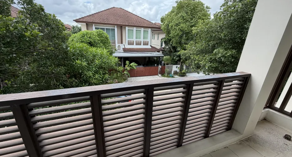For sale and for rent 3 bedrooms house in Lat Krabang, Bangkok