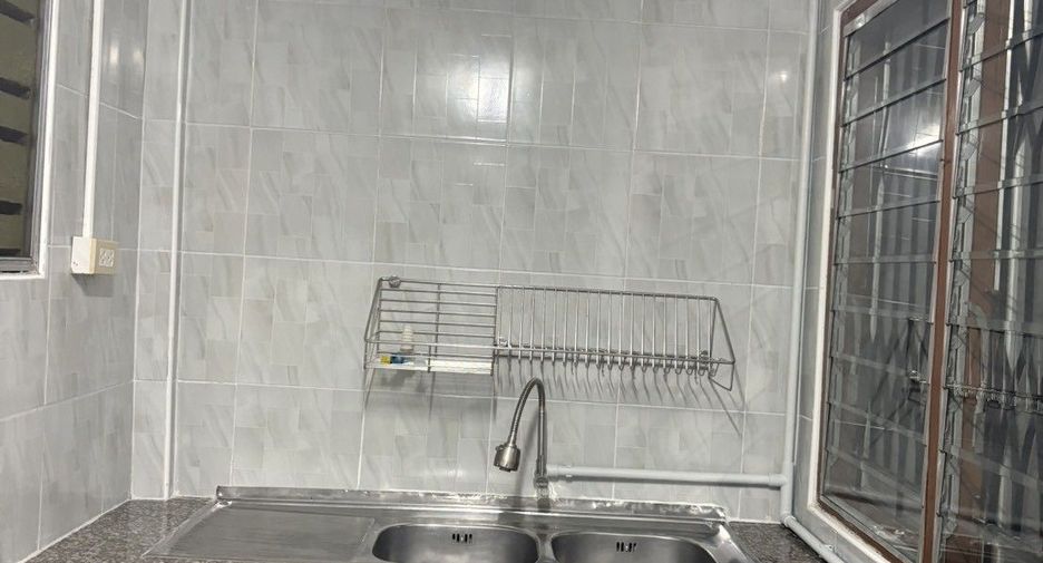 Casa en alquiler de 2 habitaciones en Bang Sue, Bangkok
