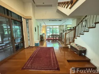 Casa en alquiler de 4 habitaciones en Watthana, Bangkok