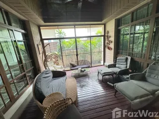 Casa en alquiler de 4 habitaciones en Watthana, Bangkok