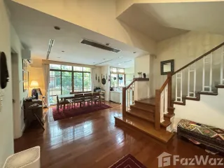 Casa en alquiler de 4 habitaciones en Watthana, Bangkok