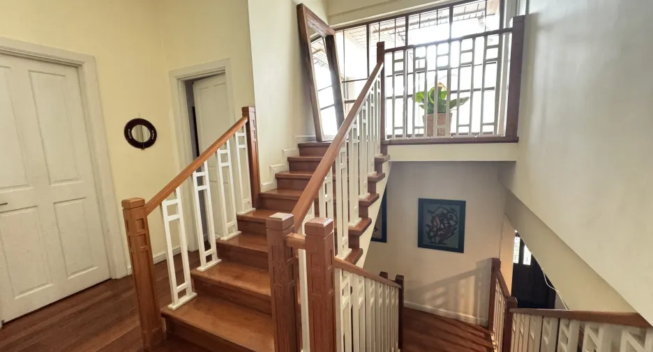 For rent 4 bedrooms house in Watthana, Bangkok