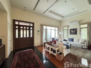 Casa en alquiler de 4 habitaciones en Watthana, Bangkok