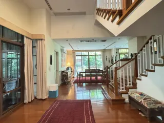 Casa en alquiler de 4 habitaciones en Watthana, Bangkok