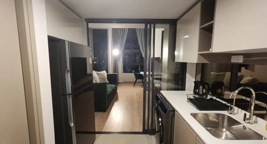 À louer 1 chambre condo à Huai Khwang, Bangkok