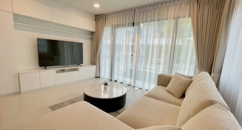 出租 4 卧室 独立屋 在 Bang Phli, Samut Prakan