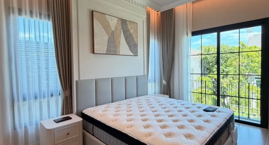 For rent 4 bedrooms house in Saphan Sung, Bangkok
