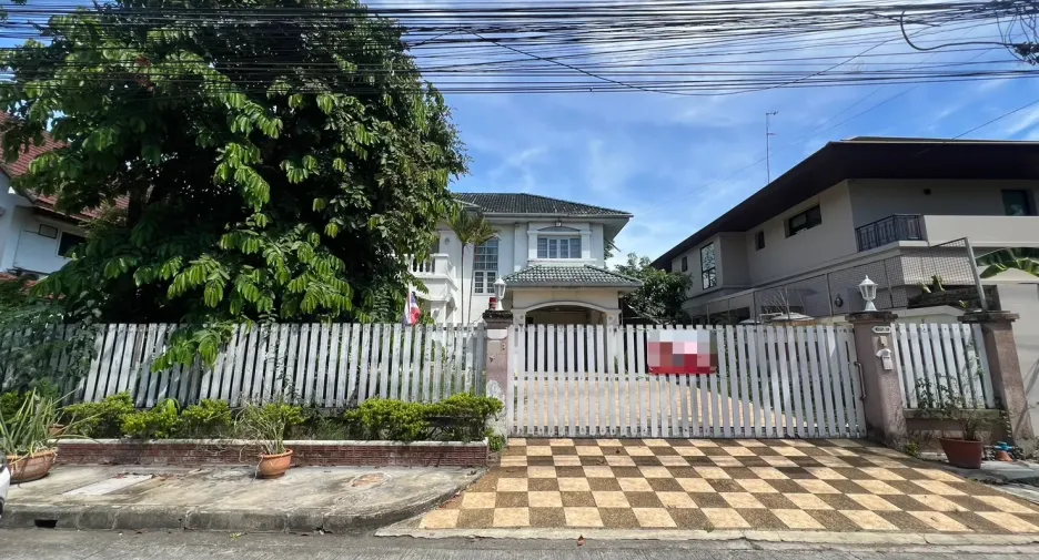 出售 4 卧室 独立屋 在 Saphan Sung, 曼谷